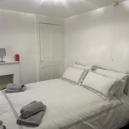 Cottage, 10 Mins Train / River Burnham-on-Crouch Екстериор снимка